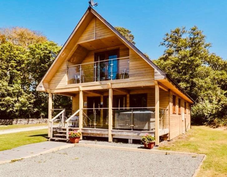 Artro Lodge Luxury 3 Bedroom, 3 Bathroom & Hot Tub ليانبيدر المظهر الخارجي الصورة